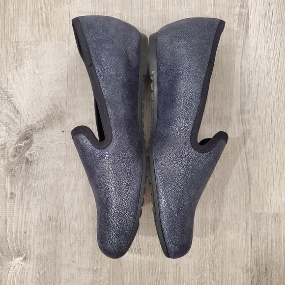 NEW Munro Barb-Blue Printed Metallic Flats - Picture 3 of 7